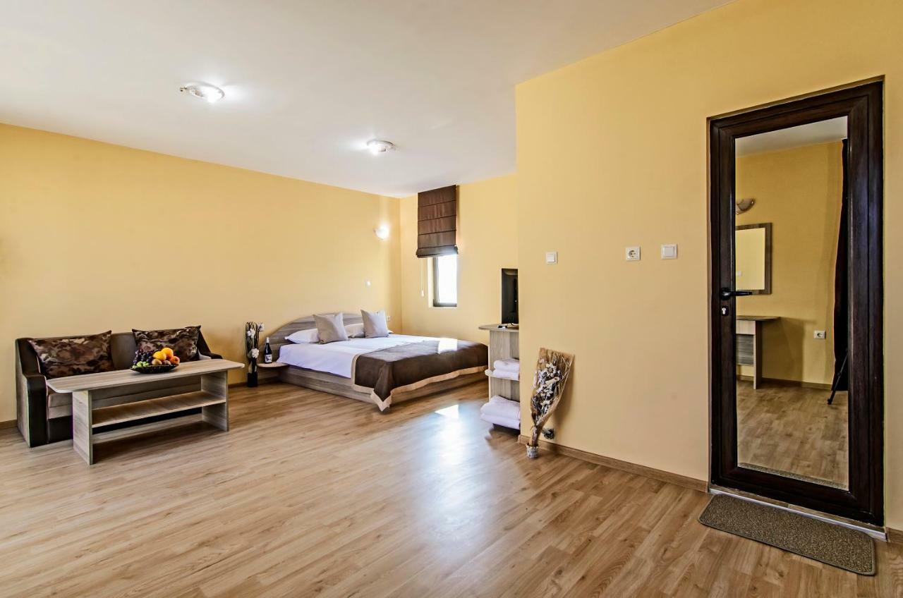 Alex Village شكوربيلوفتسي المظهر الخارجي الصورة